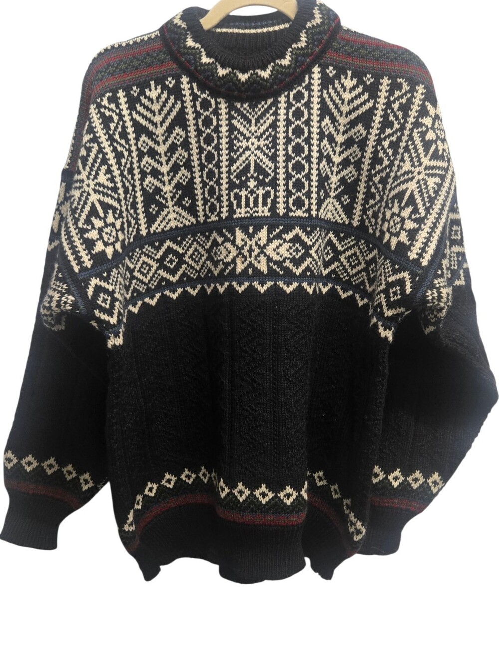 LIKE NEW Dale of Norway sweater SZ LARGE